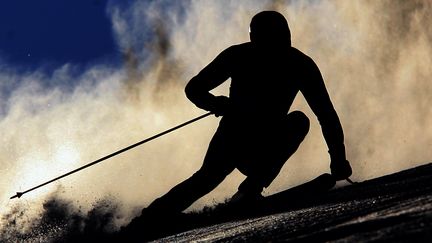 Skieur en clair-obscur  (HRVOJE POLAN / AFP)