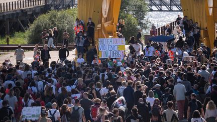 Plusieurs milliers de personnes ont participé à une marche réclamant "justice pour Steve" Maia Caniço, dimanche 21 juin 2020 à Nantes (Loire-Atlantique). (ESTELLE RUIZ / HANS LUCAS / AFP)