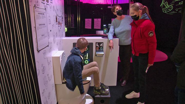 La meilleure façon d'aller aux toilettes expliquée dans l'exposition "Microbiote" (France 3 Normandie)