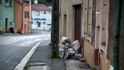 Des poubelles à Thionville (Moselle), le 14 août 2017. Image d'illustration.&nbsp; (MAXPPP)