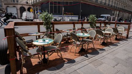 La terrasse d'un restaurant à Paris, le 7 mai 2021.&nbsp; (BERTRAND GUAY / AFP)