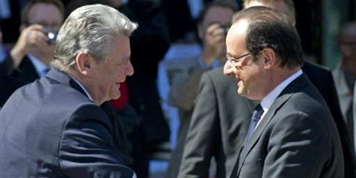 Le président Allemand Joachim Gauck avec François Hollande, 150° anniversaire du SPD, 23 mai 2013 (ROBERT MICHAEL / AFP)