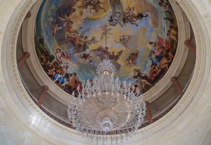 Beijing. &nbsp;Une fresque inspirée du plafond de la chapelle Sixtine côtoie des anachroniques tapisseries moyenâgeuse et des peintures de chasse à courre.. &nbsp;crédit : Noé Pignède (Noé Pignède)