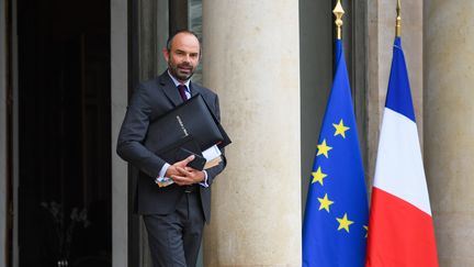 Le Premier ministre, Edouard Philippe, quitte le palais de l'Elysée, le 27 septembre 2017 à Paris. (CHRISTOPHE ARCHAMBAULT / AFP)