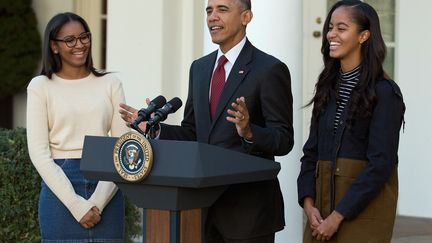 25 novembre 2015. Bon public, les filles rient à une "dad joke" de Barack Obama, à l'occasion de Thanksgiving.&nbsp; (CHIP SOMODEVILLA / GETTY IMAGES NORTH AMERICA)