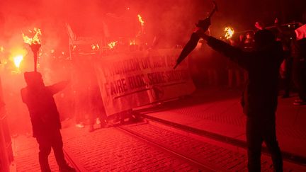 Des participants à une manifestation antifasciste à Nantes, le 21 janvier 2022. (ESTELLE RUIZ / HANS LUCAS / AFP)