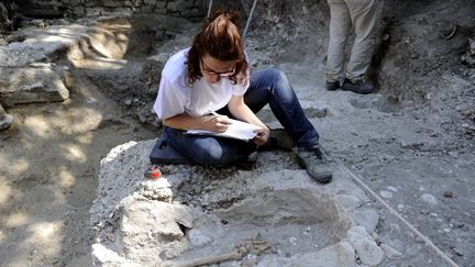 Site archèologique situé près de l'église de Saint-Germain-des-Près à Paris. (THOMAS OLIVA / AFP)