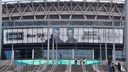 La tournée 2025 de reformation d'Oasis, affichée sur le stade Wembley de Londres, le 28 août 2024. (VUK VALCIC / ZUMA PRESS WIRE / SHUTT / SIPA)