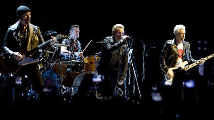 U2 en concert à Amsterdam le 8 septembre 2015
 (PAUL BERGEN / ANP / AFP)