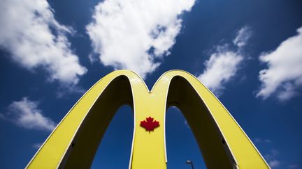 Ext&eacute;rieur d'un restaurant McDonalds canadien &agrave; Toronto, le 1er mai 2014 (MARC BLINCH / REUTERS)