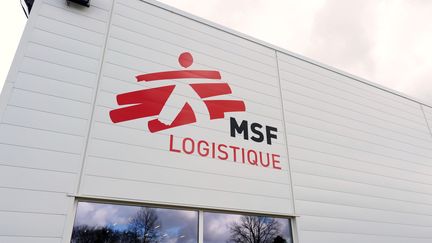 Une plateforme logistique de Médecins sans frontières à Mérignac (Gironde), le 13 mars 2015. (JEAN-PIERRE MULLER / AFP)
