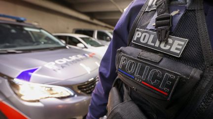 Un policier du groupe de sécurité de proximité à&nbsp;Montbéliard, le 14 janvier 2022. Photo d'illustration (LIONEL VADAM  / MAXPPP)