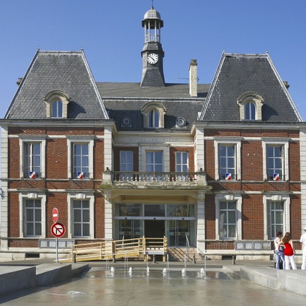 Seine Saint Denis Les Republicains Reprennent La Mairie De Noisy Le Grand Au Ps