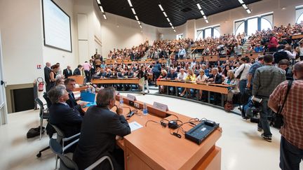 Les professeurs de l'ESPE de Toulouse (Haute-Garonne), r&eacute;unis lors de l'inauguration de cette nouvelle &eacute;cole des professeurs, en pr&eacute;sence du ministre de l'Education Vincent Peillon, le 26 ao&ucirc;t 2013. (LANCELOT FREDERIC / SIPA)