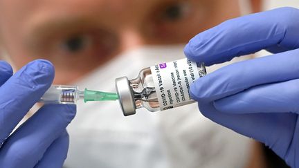 Covid-19 : le vaccin AstraZeneca est-il vraiment efficace ?