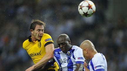 Nolan Roux (D) et ses co&eacute;quipiers ont &eacute;t&eacute; &eacute;limin&eacute;s en barrage de la Ligue des champions, le 26 ao&ucirc;t 2014 &agrave; Porto. (MIGUEL RIOPA / AFP)