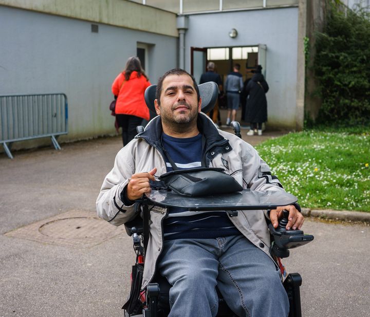 Ercan&nbsp;a voté&nbsp;à&nbsp;Rennes, au second tour de l'élection présidentielle, le 24 avril 2022. (QUENTIN VERNAULT / HANS LUCAS / FRANCEINFO)