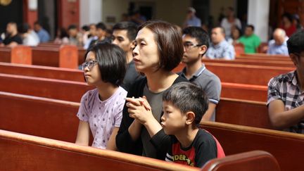 La messe du dimanche 13 août à l'église Santa Maria&nbsp;d'Hagåtña, sur l'île de Guam. (ANGÉLIQUE FORGET / RADIO FRANCE)