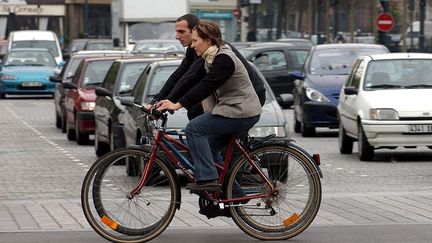  (A vélo, les risques d'accidents existent, tout comme le vol. Il convient donc de vériier que l'on est bien assuré (Photo d'illustration) © Maxppp)