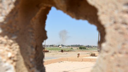 Les deux camps s'observent à Raqqa (Syrie) où les Forces démocratiques syriennes ont lancé une offensive pour déloger les jihadistes de l'Etat islamique le 6 juin 2017.&nbsp; (MAXPPP)