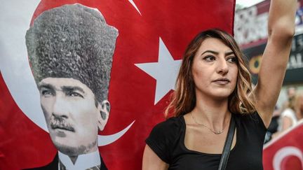 Kemal Ataturk commémoré à Istanbul lors du 94e anniversaire du Jour de la victoire, le 30 août 2016. (Osan Kose/AFP)