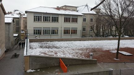 &nbsp; (L'école de la rue des frères Chappe, à Saint-Etienne (Mathilde Montagnon) © Radio France)