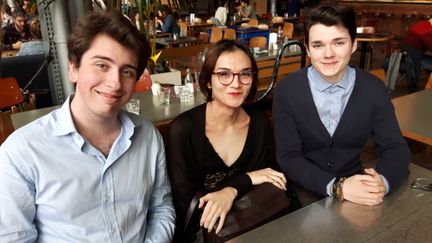 Pour ces trois jeunes, le Front national est leur premier engagement en politique. (ALICE SERRANO / RADIO FRANCE)