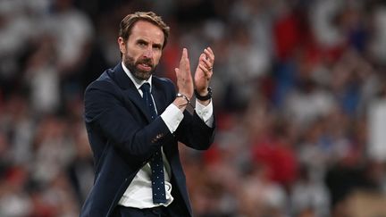 Gareth Southgate remerciant les supporters à Wembley le 7 juillet après la qualification de l'Angleterre pour la finale de l'Euro 2021. (PAUL ELLIS / AFP)