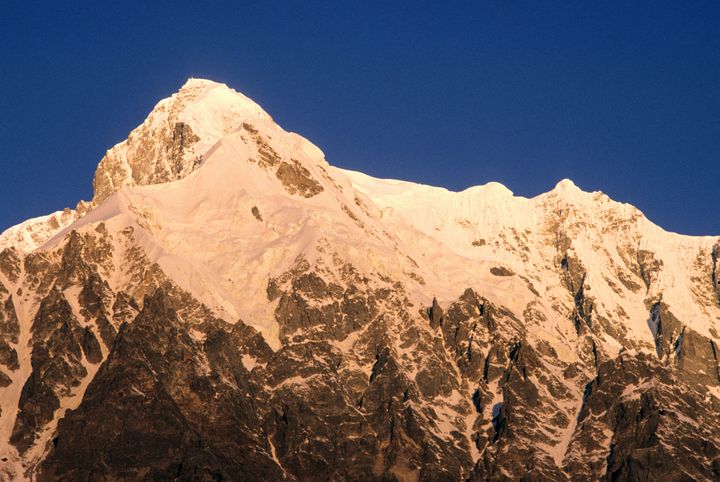 Le versant nord du Nanga Parbat, le Rakhiot, observé depuis le camp de base, le 13 juillet 2006. (GUIZIOU FRANCK / HEMIS.FR / AFP)