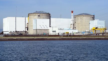 La centrale nucl&eacute;aire de Fessenheim&nbsp;(Haut-Rhin) est photographi&eacute;e le 18 mars 2014.&nbsp; (SEBASTIEN BOZON / AFP)