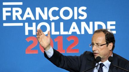 Fran&ccedil;ois Hollande lors d'un discours &agrave; Caen (Calvados), le 5 janvier 2012. (KENZO TRIBOUILLARD / AFP)