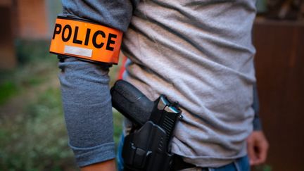 Ein Polizist in Toulouse (Haute-Garonne), 4. Oktober 2022. (ANTOINE BERLIOZ / HANS LUCAS / AFP)