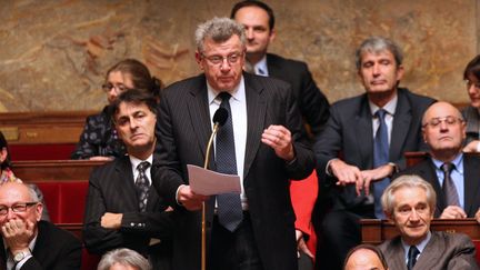 Christian Eckert, le rapporteur g&eacute;n&eacute;ral de la Commission des finances de l'Assembl&eacute;e nationale, le 9 d&eacute;cembre 2009. (MEHDI FEDOUACH / AFP)