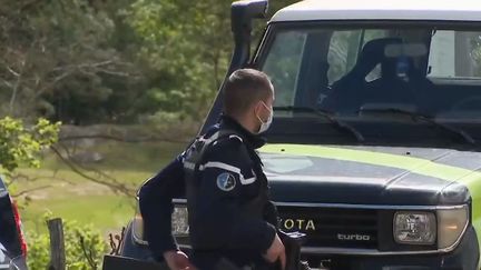 Une vaste traque est en cours dans les Cévennes après un double meurtre. Un homme employé d'une scierie a tué par balles son patron et l'un de ses collègues mardi 11 mai dans le village des Plantiers, dans le Gard. (CAPTURE ECRAN FRANCE 2)