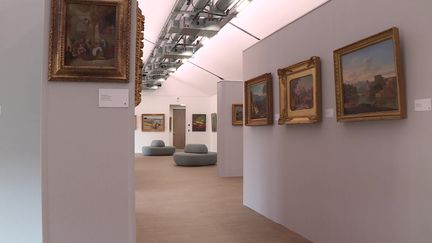 La collection privée de Jérôme Tomaselli compte 2 000 tableaux. (FRANCEINFO)