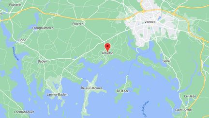 La collision entre les trois bateaux a eu lieu au large d'Arradon,&nbsp;à proximité des îles Logoden (Morbihan). (CAPTURE D'ECRAN GOOGLE MAPS)