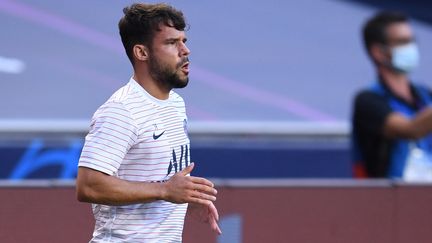 Juan Bernat, ici lors du match de Ligue des champions du PSG face au Bayern Munich le 23 août 2020, fait son retour dans le groupe parisien, le 15 octobre 2021. (DAVID RAMOS / AFP)