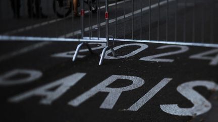 Une voie de circulation réservée aux Jeux olympiques 2024, à Paris, le 19 juillet 2024. (NICOLAS RONGIER / HANS LUCAS / AFP)