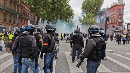 A Toulouse, la police a dispersé le&nbsp;cortège au niveau du boulevard de Strasbourg. (THEO CAUBEL / RADIO FRANCE)