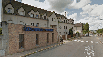 La gendarmerie de La Fert&eacute;-Gaucher (Seine-et-Marne), o&ugrave; un homme a vol&eacute; les effets personnels d'une gendarme qui l'interrogeait, mardi 10 mars 2015. (GOOGLEMAPS)