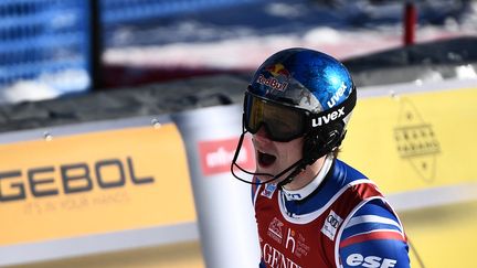 Clément Noël lors de sa victoire au slalom de Val d'Isère, le 12 décembre dernier. (JEFF PACHOUD / AFP)