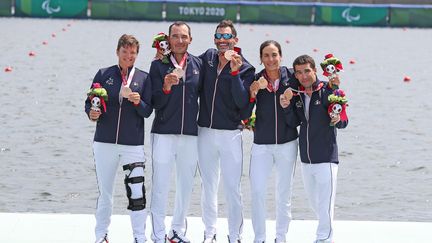 L'équipe de France de&nbsp;quatre&nbsp;mixte barré, composée d'Erika Sauzeau, d'Antoine Jesel, de Rémy Taranto, de Margot Boulet et de Robin Le Barreau, a décroché la médaille de bronze dimanche 29 août à Tokyo. (G. Picout / France paralympique)