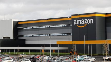 Un des centres de l'entreprise Amazon à Brétigny-sur-Orge, le 28 novembre 2019 (photo d'illustration). (THOMAS SAMSON / AFP)