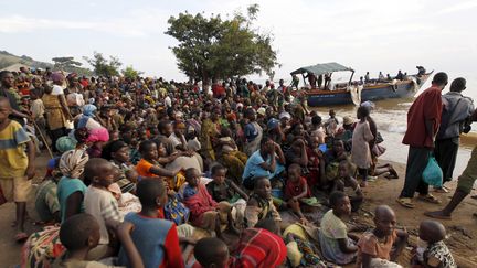 R&eacute;fugi&eacute;s burundais sur les rives du lac Tanganyika dans le village Kagunga en Tanzanie, le 18 mai 2015. (THOMAS MUKOYA / REUTERS )