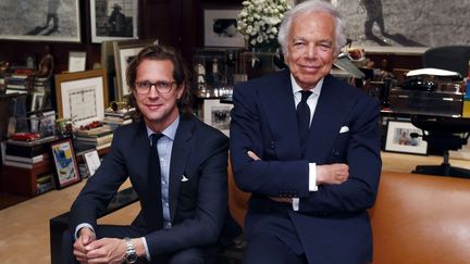 Ralph Lauren, à droite, et Stefan Larsson, qui va le remplacer à la tête de son empire de la mode
 (Jason DeCrow / AP / SIPA)