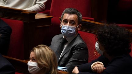 Le ministre de l'Intérieur, Gérald Darmanin, lors d'une séance de&nbsp;questions&nbsp;au&nbsp;gouvernement&nbsp;à l'Assemblée nationale, le 1er décembre 2020. (ALAIN JOCARD / AFP)