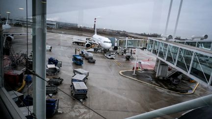 Le tarmac de l'aéroport Roissy-Charles-de-Gaulle, le 18 janvier 2016.&nbsp; (MICHAEL BUNEL / NURPHOTO / AFP)