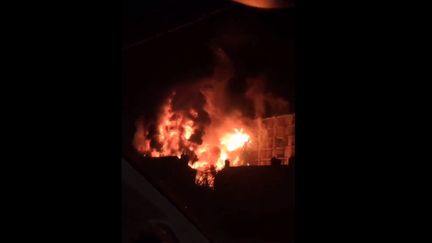 Photo de l'incendie du 30 septembre 2023 à Rouen relayé dans un tweet des Pompiers de France. (CAPTURE D'ECRAN)