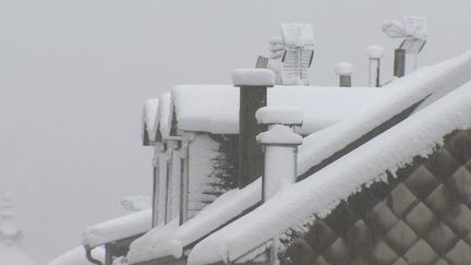 Dans le Puy-de-Dôme, le Mont-Dore est recouvert de 40 centimètres de neige, mardi 10 décembre. Une aubaine pour cette station de ski avant les vacances de Noël.