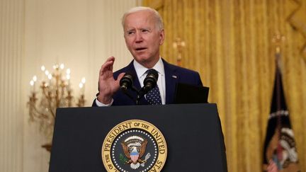 Le président américain Joe Biden lors d'une prise de parole à la Maison Blanche, à Washington, le 15 avril 2021. (CHIP SOMODEVILLA / GETTY IMAGES NORTH AMERICA / VIA AFP)